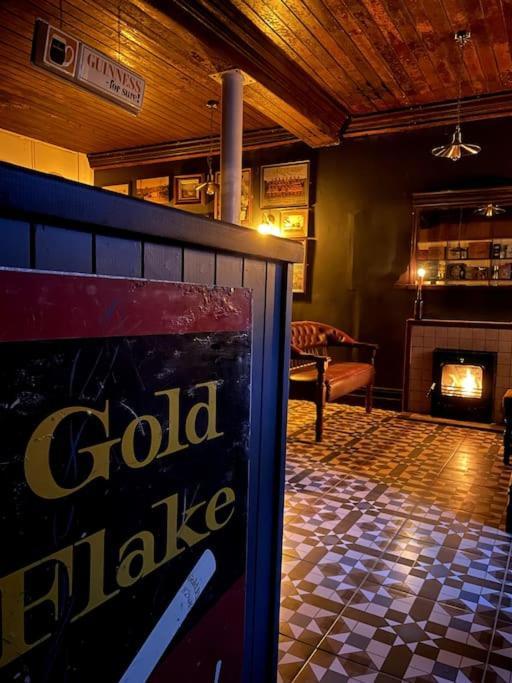 Tw O Connell Old World Irish Pub Cahersiveen Exterior foto