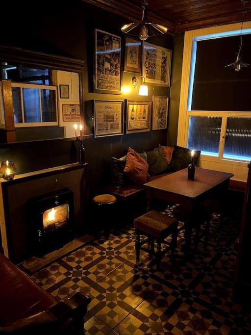 Tw O Connell Old World Irish Pub Cahersiveen Exterior foto